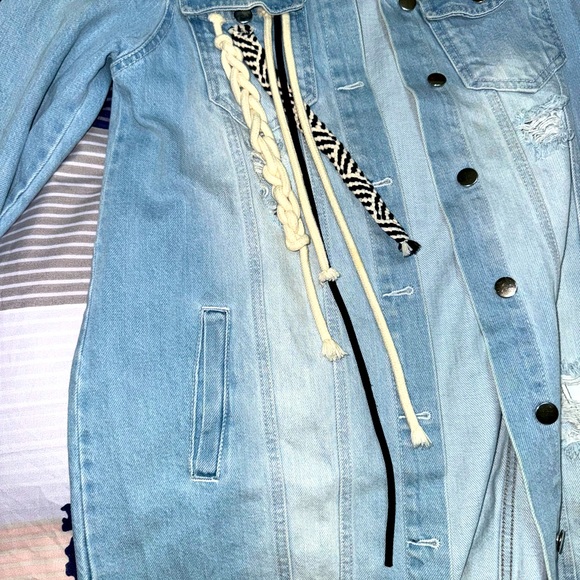 Jeans jacket Size S but fit like M - Picture 3 of 4
